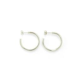 Overview image: Martine Viergever Trochus Small Earrings